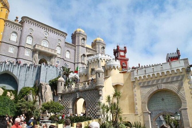 Private Tour of Sintra, Cabo da Roca and Cascais with 2 Palaces - What the private guide adds