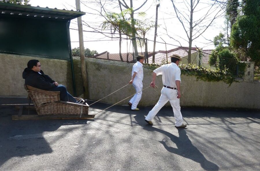 Private tour:Tuk Tuk Ride to Monte Funchal Toboggans - The uphill route to Monte