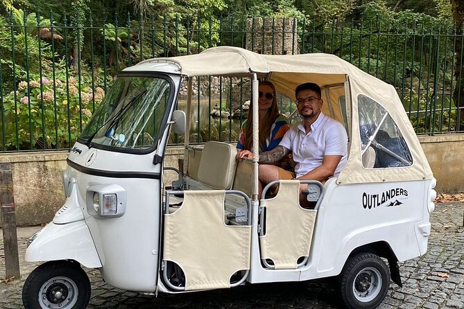 Private Tuk Tuk Tour around Sintra - Castelo dos Mouros above the town