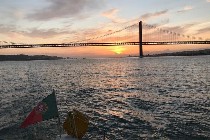 Sailboat Tour in Lisbon with drinks included | Morning and Sunset - Leaving from Doca de Alcântara