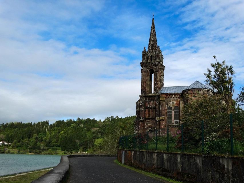 São Miguel: 2-Day Island Tour, Tea & Pineapple Plantation - What the guides add to a long day