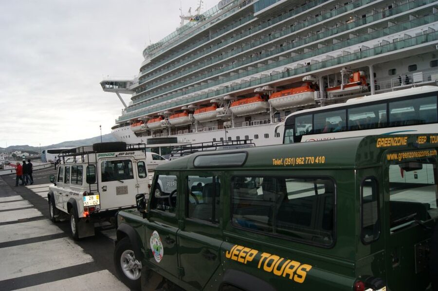 São Miguel, Azores: Sete Cidades Half-Day Jeep Tour - Reaching the high viewpoints above Sete Cidades