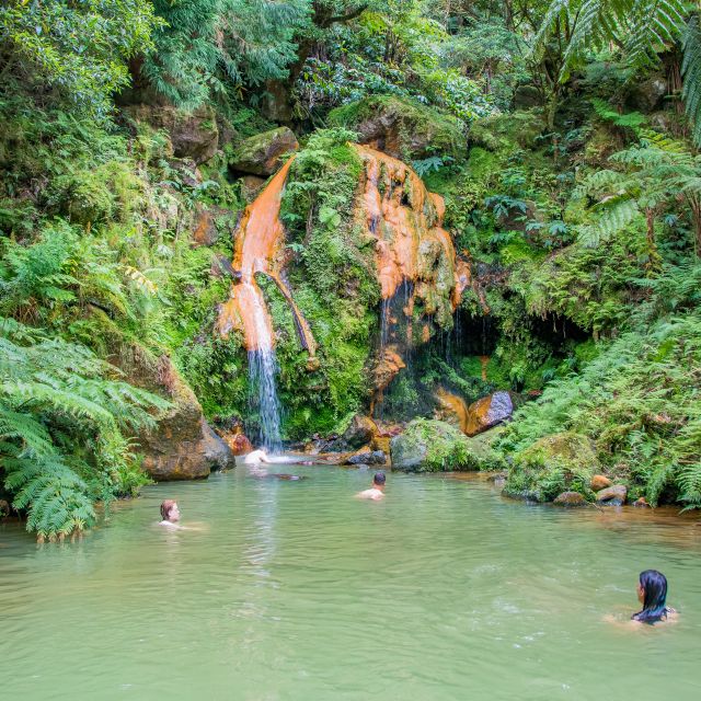 São Miguel: Full-Day Tour to Sete Cidades and Lagoa do Fogo - Pico do Carvão and the island’s two coasts