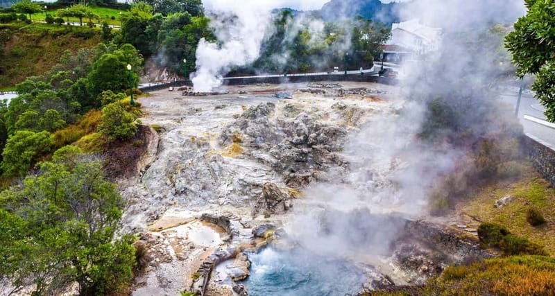 São Miguel: Furnas Volcano & Tea Plantation Tour & Lunch - From Ponta Delgada to Lagoa and the south coast
