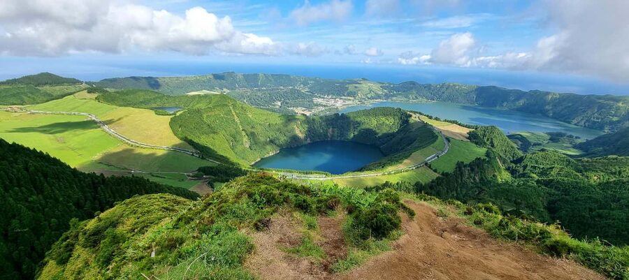 São Miguel: Sete Cidades and Lagoa do Fogo Full-Day Tour - Morning pickup and the eight-person van