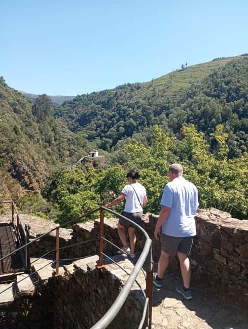 Schist Villages and medieval castles tour - Seeing the Schist Villages one stone at a time