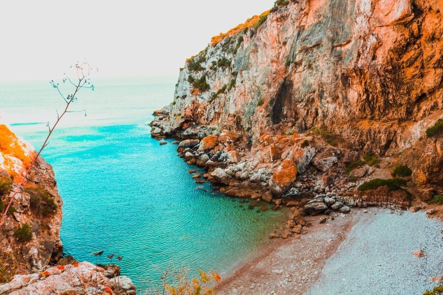 Sesimbra: Arrábida Beaches & Caves Boat Tour with Snorkeling - Swimming and snorkeling in cold Atlantic water