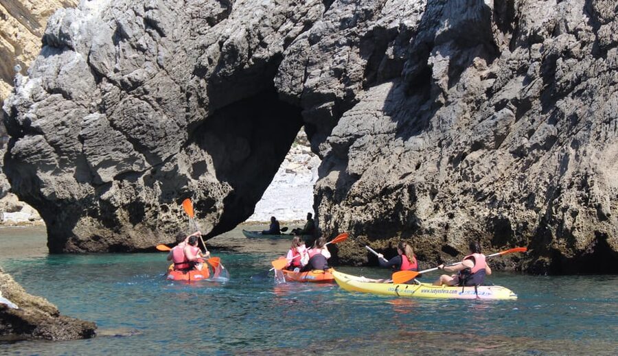 Sesimbra: Ribeiro Cavalo Beach, Caves, & Arrábida Kayak Tour - Kayaking the Arrábida Coast from Sesimbra