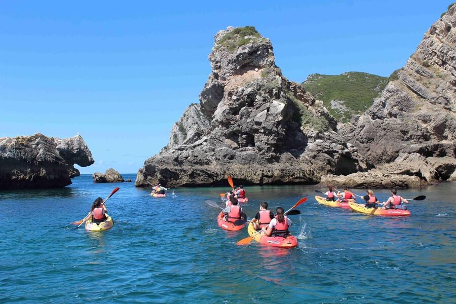 Sesimbra: Ribeiro Cavalo Beach, Caves, & Arrábida Kayak Tour - The 15-Minute Briefing at Sesimbra Harbor