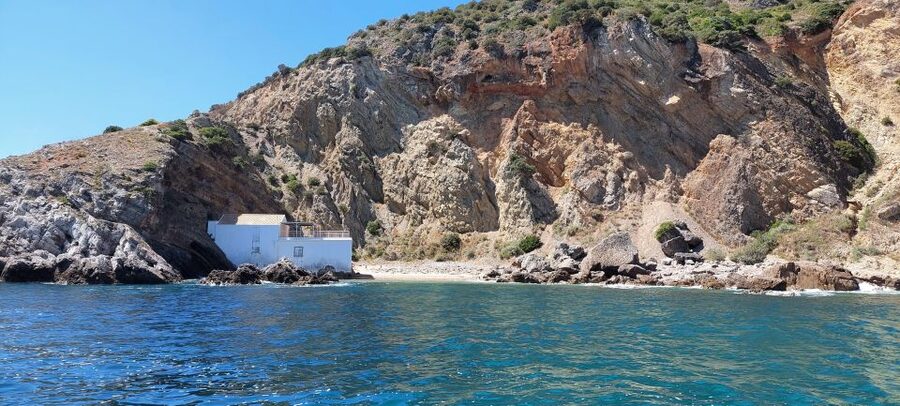 Sesimbra: Secret Bays and Beaches Boat Tour with Snorkeling - Inferno Beach and the short snorkeling pause