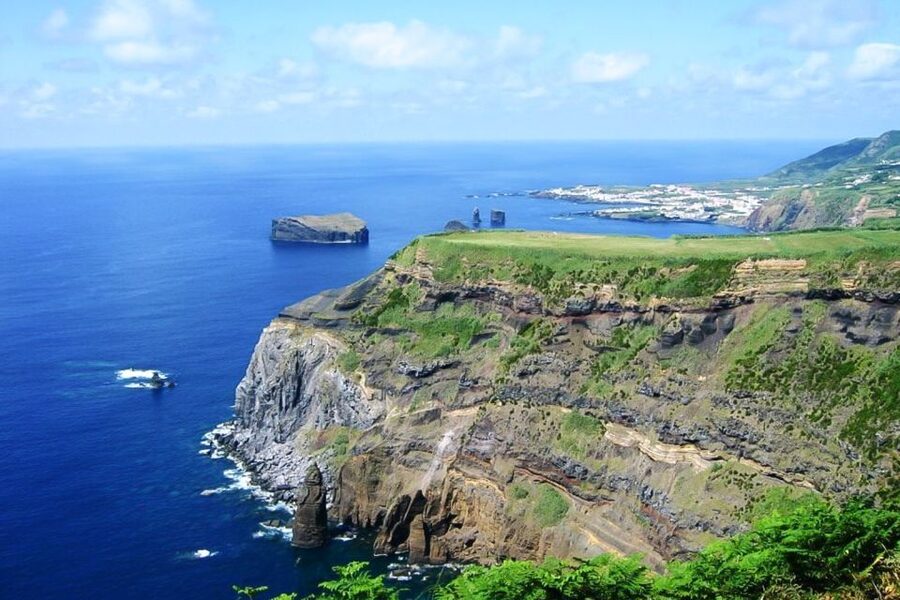 Sete Cidades Azores 4x4 Day Tour from Ponta Delgada - Why Sete Cidades works so well by 4x4