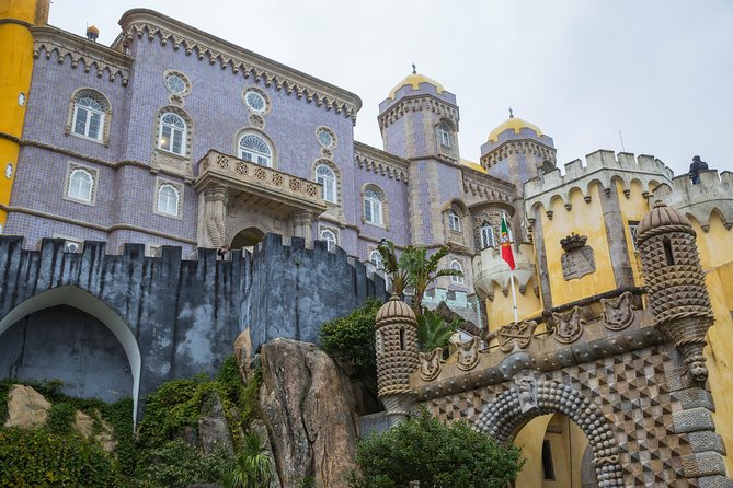Sintra and Cascais Small-Group Day Trip from Lisbon - The guides make the difference