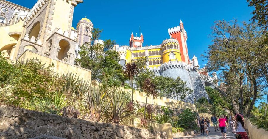 Sintra and Cascais Small Group Tour from Lisbon - Who should book this tour