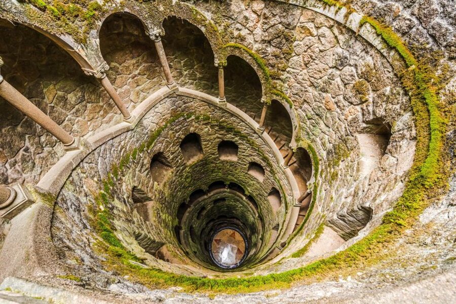Sintra: Castle of the Moors & Quinta Entry with Audio Guides - Following the paths at Quinta da Regaleira