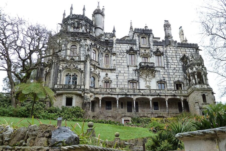 Sintra: Full-Day Private Monuments Tour from Lisbon - What the driver-guide adds
