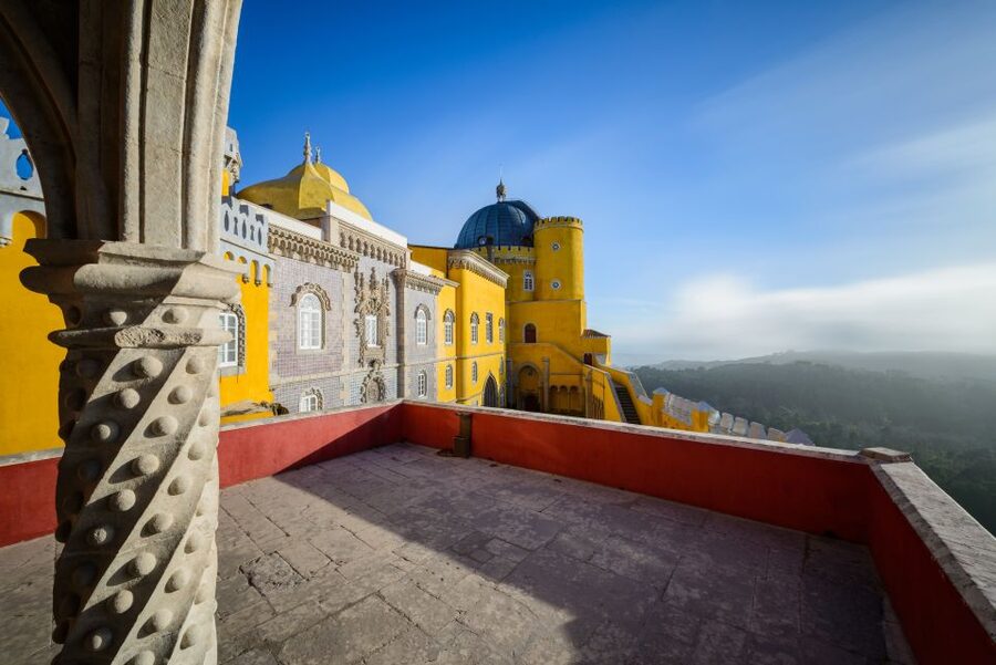 Sintra: Full-Day Tour from Lisbon with Wine Tasting - Sintra town and the Moorish Castle