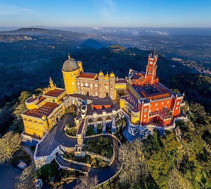 Sintra: Pena Palace and Park Entry Ticket with Tuk Tuk Ride - Meeting your driver in central Sintra