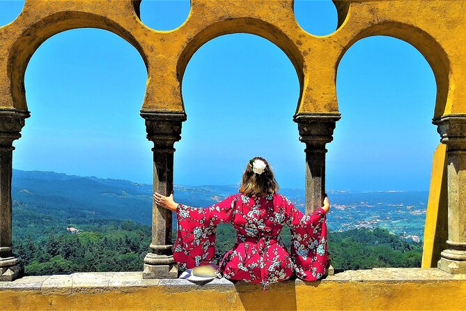 Sintra, Pena Palace, Cabo da Roca and Cascais from Lisbon - Sintra old center: lunch and free time
