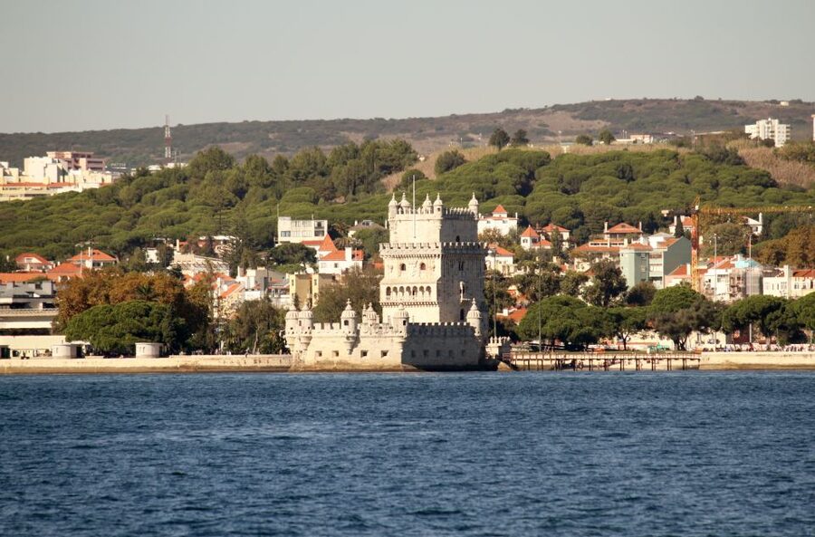 South Lisbon: 3-Hour Christ the King Electric Bike Tour - Downhill through Almada and the Medieval Museum