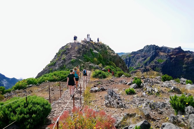 Sunrise Guided Hike PR1 Pico do Areeiro Pico Ruivo small group - Who should book this mountain day