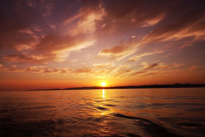 Sunset Tour on a Luxury Sailing Yacht from Vilamoura - Seeing the Algarve’s coastal divide