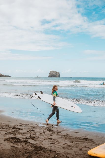 Surf lesson in Madeira - Why surf in Madeira instead of just admiring the coast