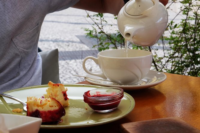 Taste Funchal: food, wine & cultural tour - Madeira wine, poncha, and the pace of drinking