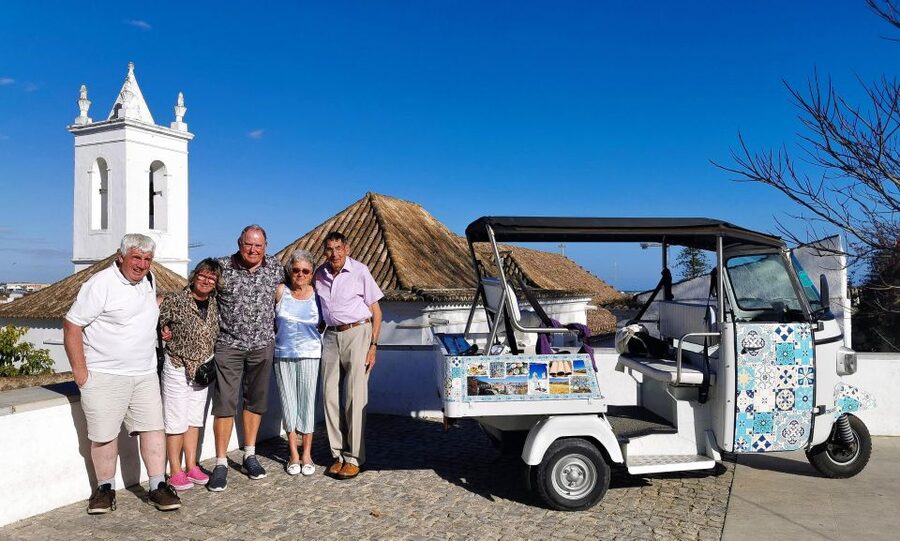 Tavira: Tuk-Tuk City Tour - The guides make the short route work
