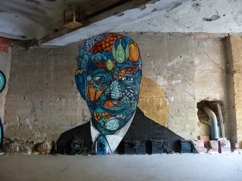 The Real Lisbon Street Art Private Guided Tour by Minivan - Why a minivan matters in Lisbon’s street art scene