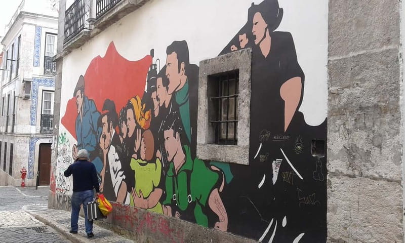 The Real Lisbon Street Art Private Guided Tour by Minivan - The guides make the difference