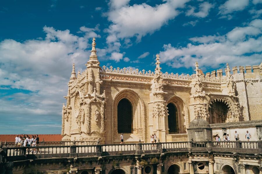 Tomar: Knight's Templar Castle and Convent of Christ Tour - Who will enjoy this tour most
