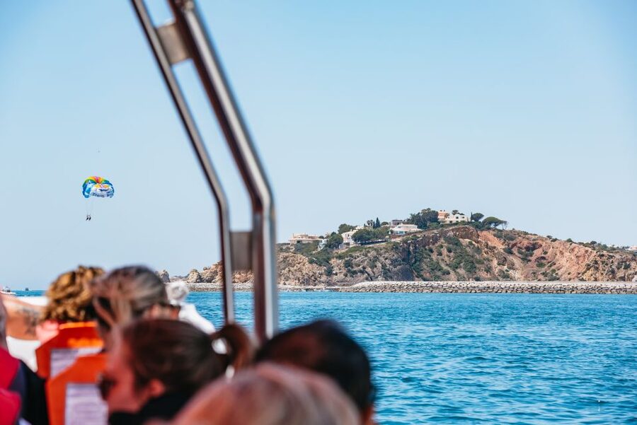 Vilamoura: Benagil Cave Boat Tour with Entry - The possible dolphin encounter