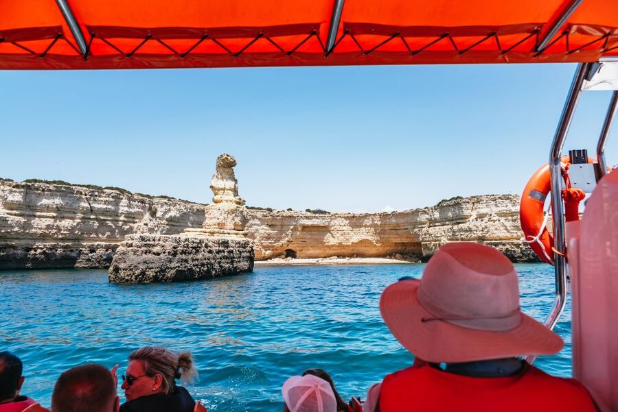 Vilamoura: Benagil Cave Boat Tour with Entry - Guide commentary and the human touch