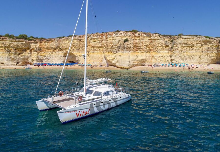 Vilamoura: Guided Sightseeing Cruise with Beach BBQ & Drinks - Key points to know before you book