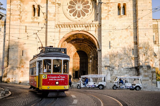 Welcome Lisbon Tour with Local Guide in Private Eco Tuk Tuk - Why a Tuk Tuk Makes Sense in Lisbon