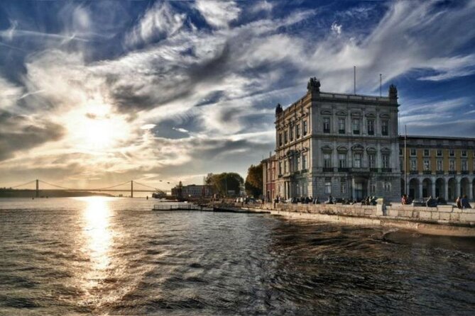 Welcome Lisbon Tour with Local Guide in Private Eco Tuk Tuk - Praça do Comércio and the End of the Route