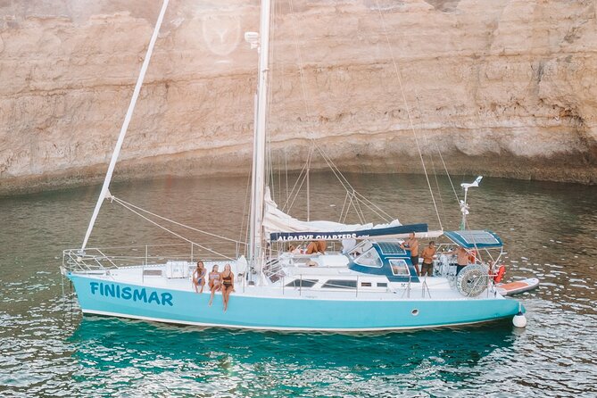 Yatch FINISMAR: 3hours Sailing to Benagil - The coastline, cliffs, and cave country